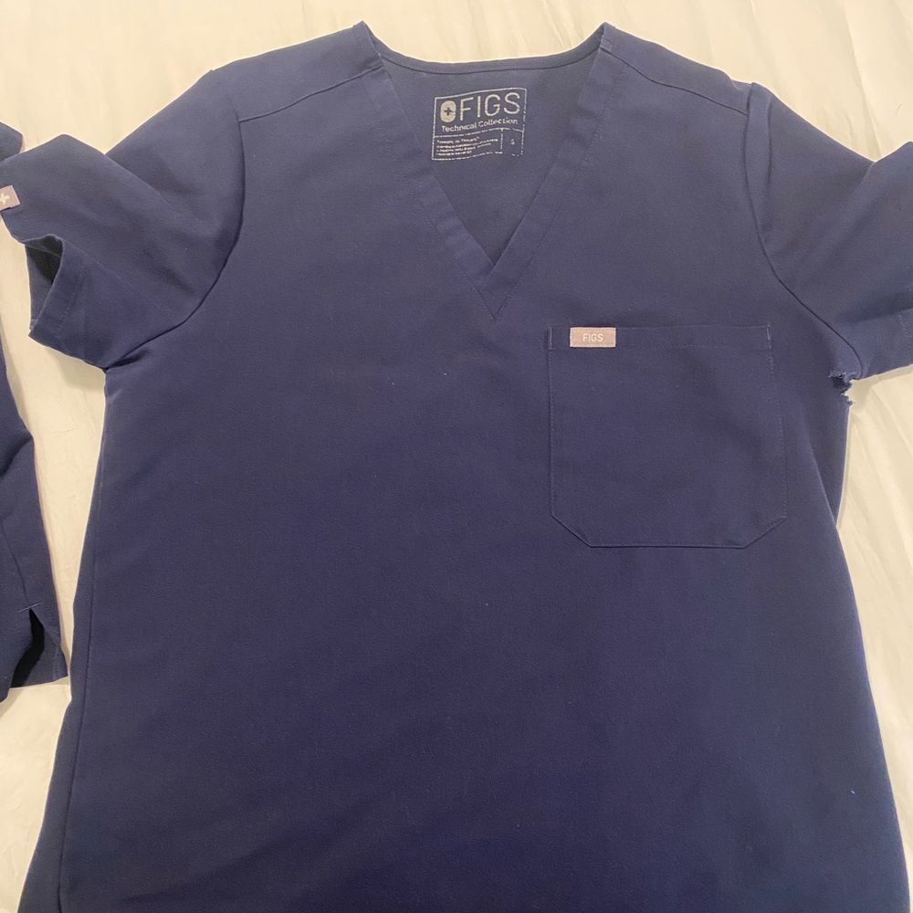 Catarina One-Pocket Scrub Top